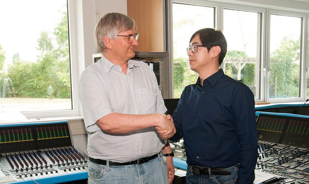 Dr. Helmut Jahne und Advon Tan 