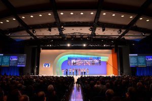 Contour inszeniert Wirtschaftstag der Volksbank Raiffeisenbanken