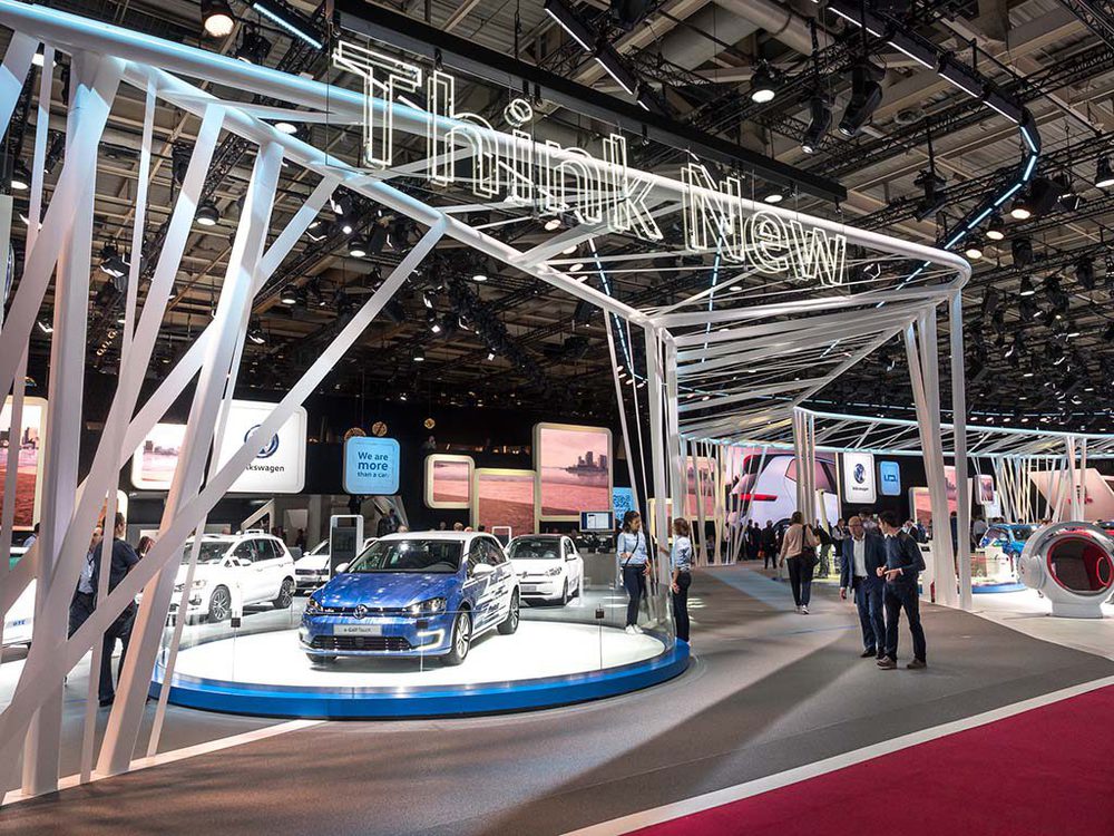 VW Stand auf dem Pariser Autosalon