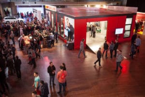 Insglück inszentiert Carglass Roadshow im Estrel Berlin