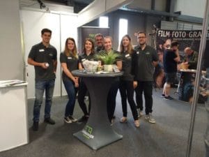 Von Azubis für Azubis: Das Losberger Team am Messestand.