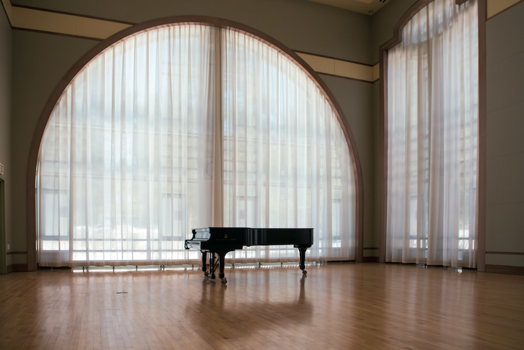 Gerriets Absorber Light Akustikgewebe im Konzertsaal Dresdner Hall des Clark Music Centers der Lawrenceville School in New Jersey