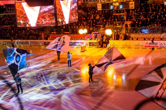 Mythos2 und dot2 core bei Eishockey-Eröffnungsshows