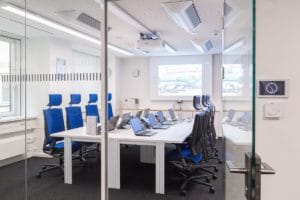 Der Besprechungsraum im Bereich des Polizeiführungsstabes