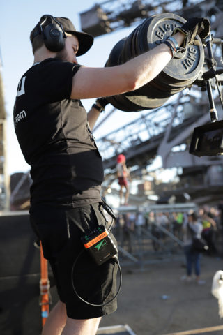 Die Kameramänner tragen das Green-GO