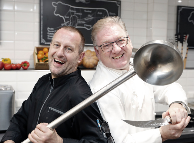 Das Dreamteam vom Duisburger Großmarkt: Roger Achterath (l.) und Frank Schwarz