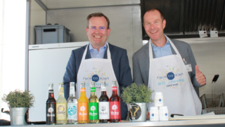 20 Jahre face to face GmbH_GF Jan Schneider und Marco Dröge, re._Foodtruck