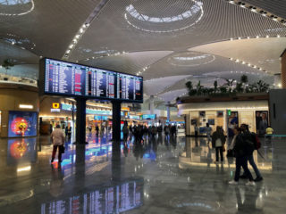 Displays für Informationsanzeigen am neuen Flughafen Istanbul