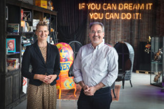 Kati Eismann (links) und Jason Echols