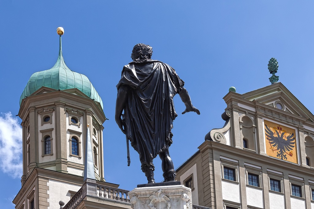 Augsburg_Rathaus_Statue