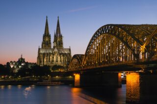 Dom und Hohenzollerbrücke Dämmerung