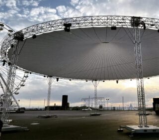 Magic Sky Polygonschirm bei Rock am Ring