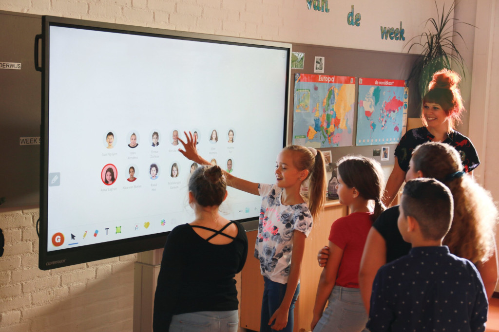 Clevertouch Impact Max 