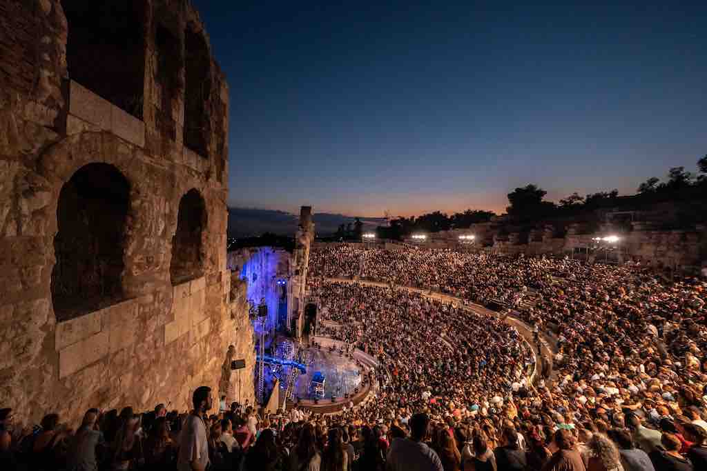 Ayrton Cobra bei Desmond Child Rocks the Parthenon