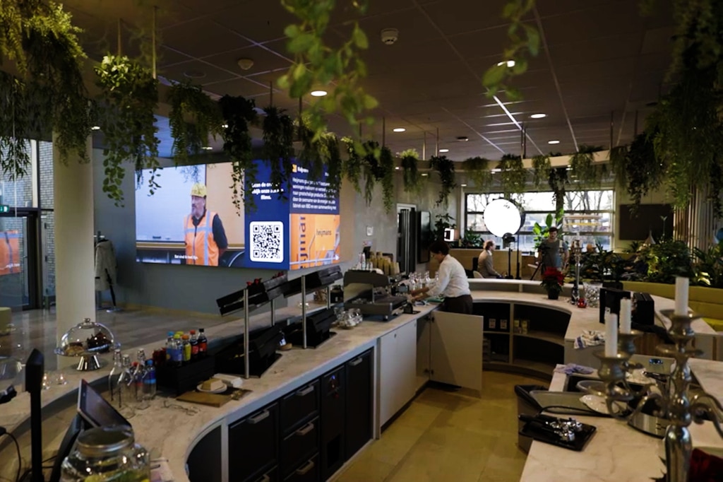Philips LED-Videowand Serie 7000 in der Heijmans-Zentrale in Rosmalen Bar