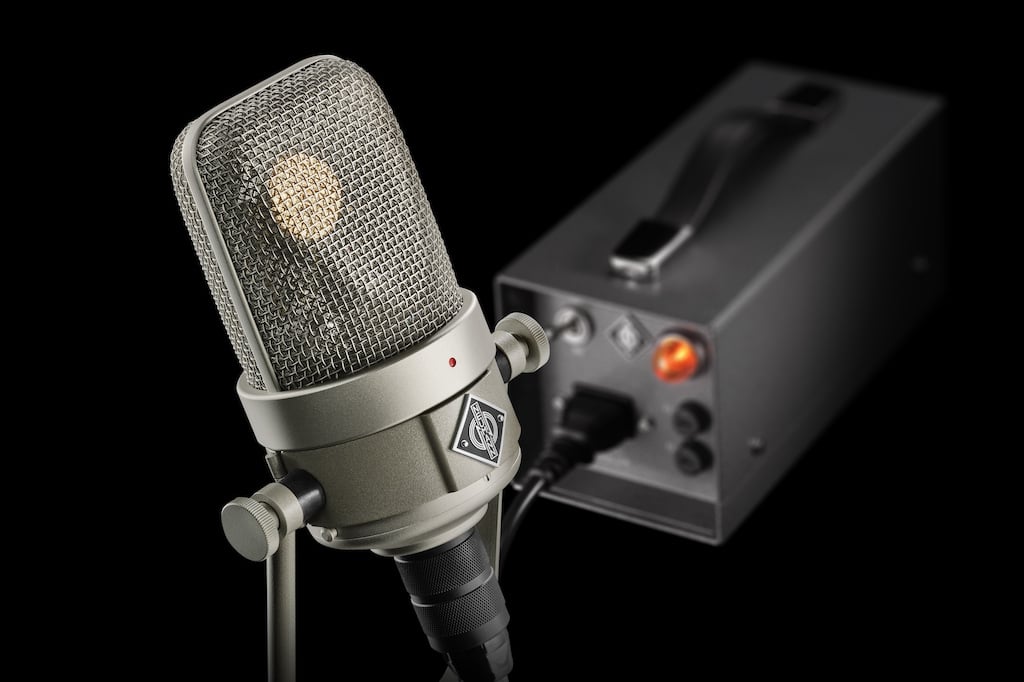 M-49-V-With-NM-V-Top-View_Neumann-Studio-Tube-Microphone_MR