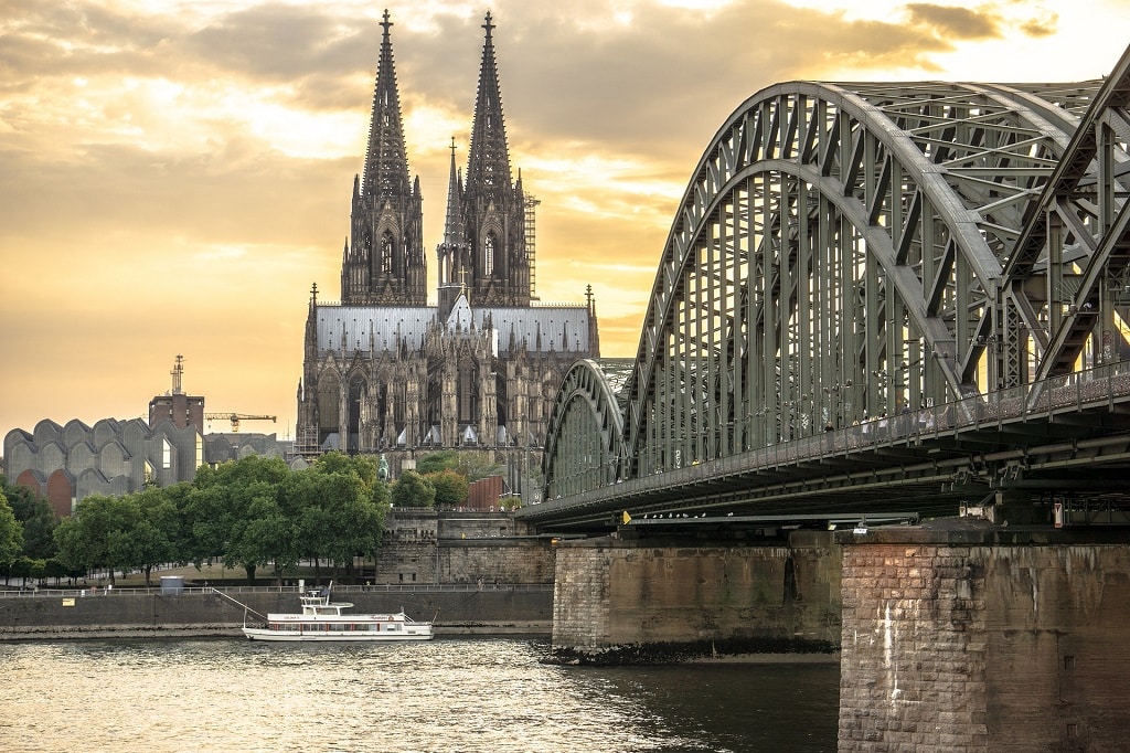 Köln_Dom_Hohenzollernbrücke