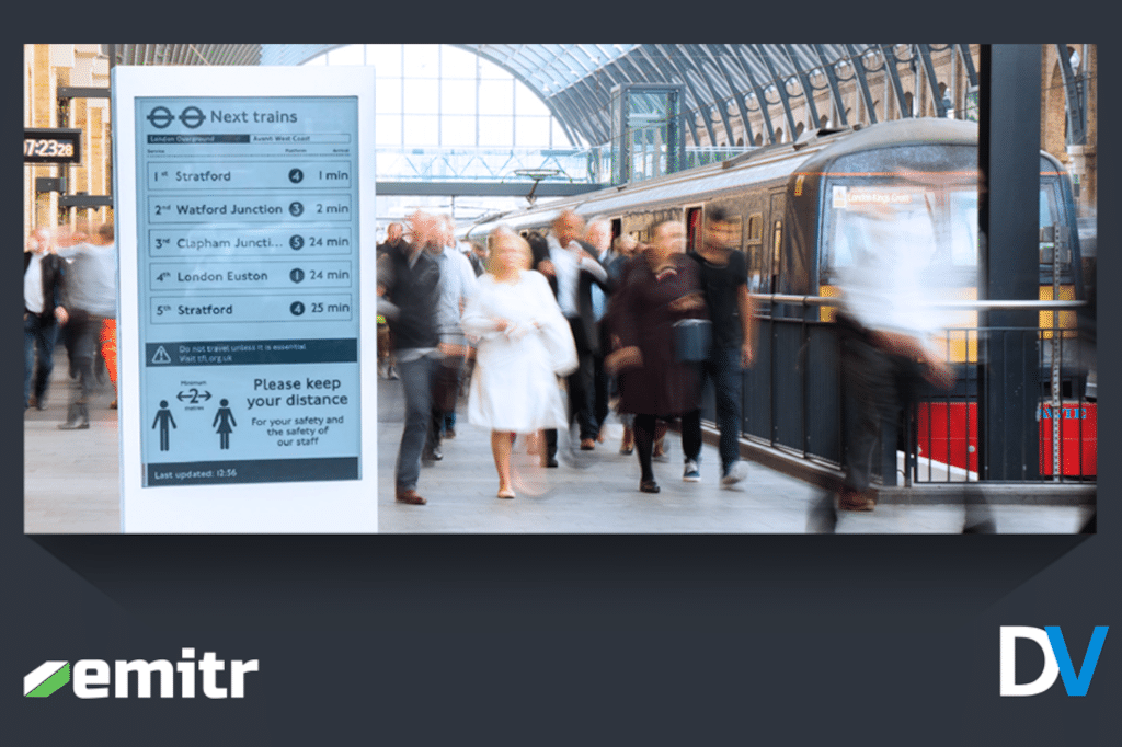 Emitr E-Paper-Display als Digital Signage am Bahnhof