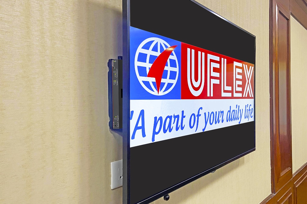 Bildschirm im UFlex Sitzungssaal