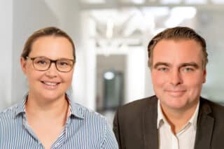 Prof. Dr. Ina Kayser und Prof. Dr. Christian Arnold der IST-Hochschule für Management