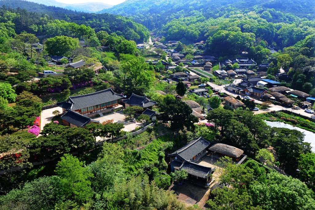 Luftaufnahme des Dorfes Gyeongju Yangdong in Korea