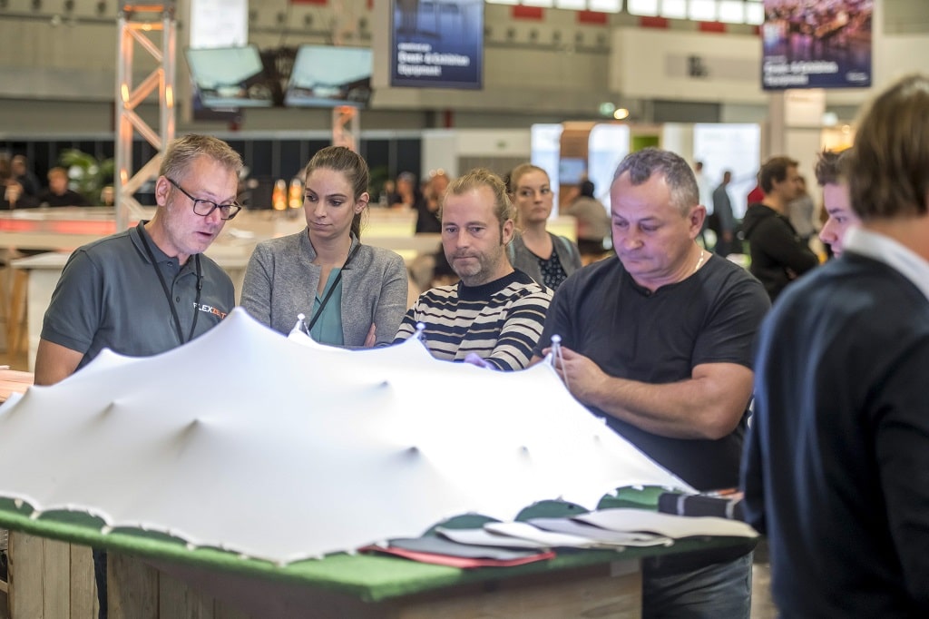 Structures International 2022_Beratungsgespräch_Flexzelt