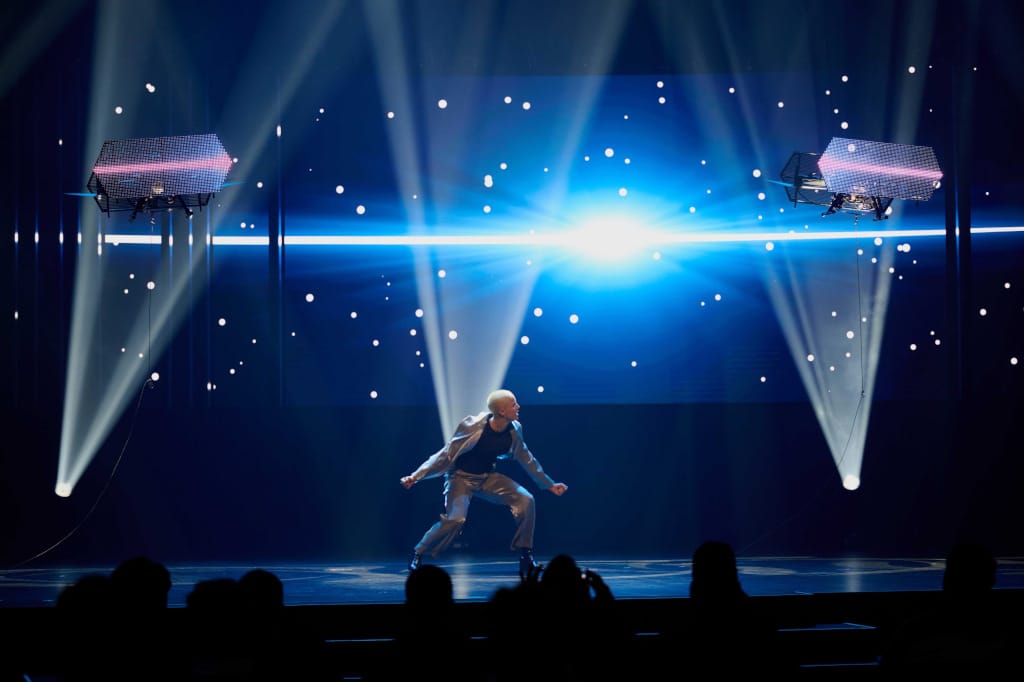 Hannover Messe 2024 Eröffnungszeremonie mit „Flying Screens“ und Tänzerin Aischa