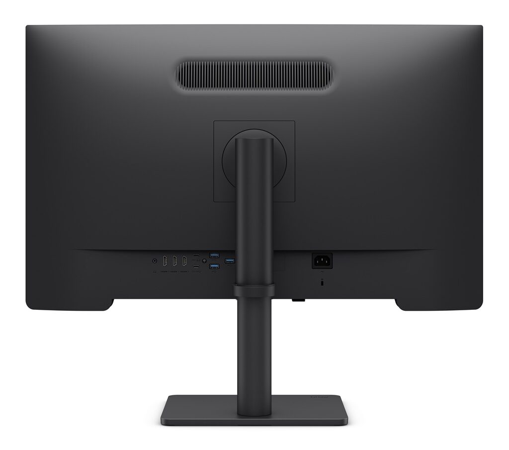 BenQ PV3200U von hinten mit Anschlüssen