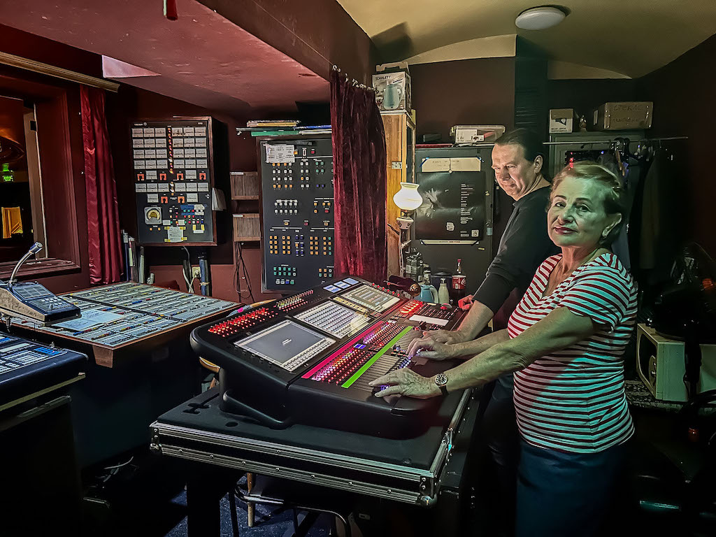 "Sasha" Mayakushko, Valentina Petronyk