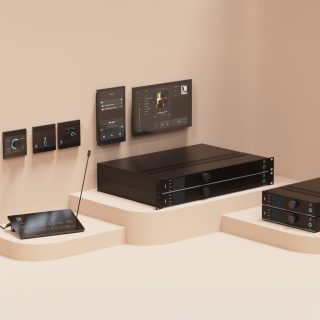 Diverse Geräte mit der MAIA-Serie von Audio-Matrix-Prozessoren von AUDAC