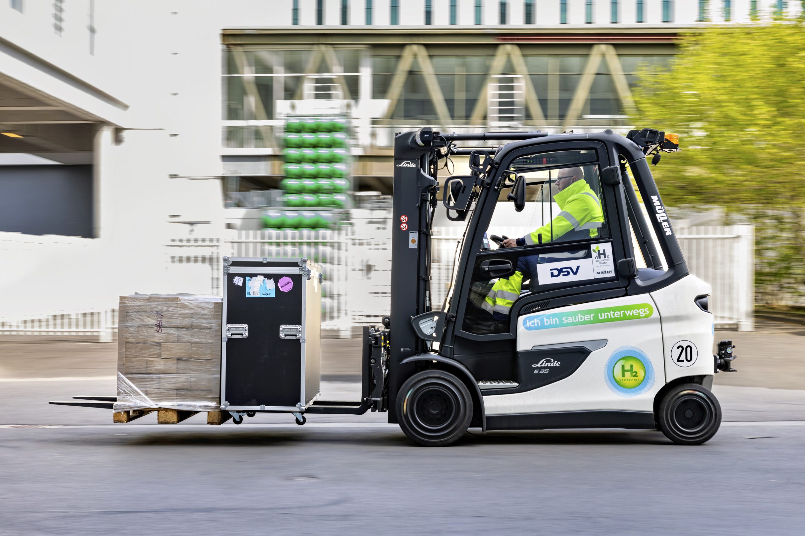 Wasserstofftankstelle, Nachhaltigkeit, Sustainability, CSR, Wasserstofftankstelle, Gabelstabler