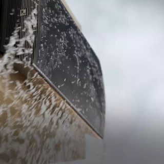 Lautsprecher im Regenschauer