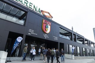 Eingang der WWK Arena Augsburg