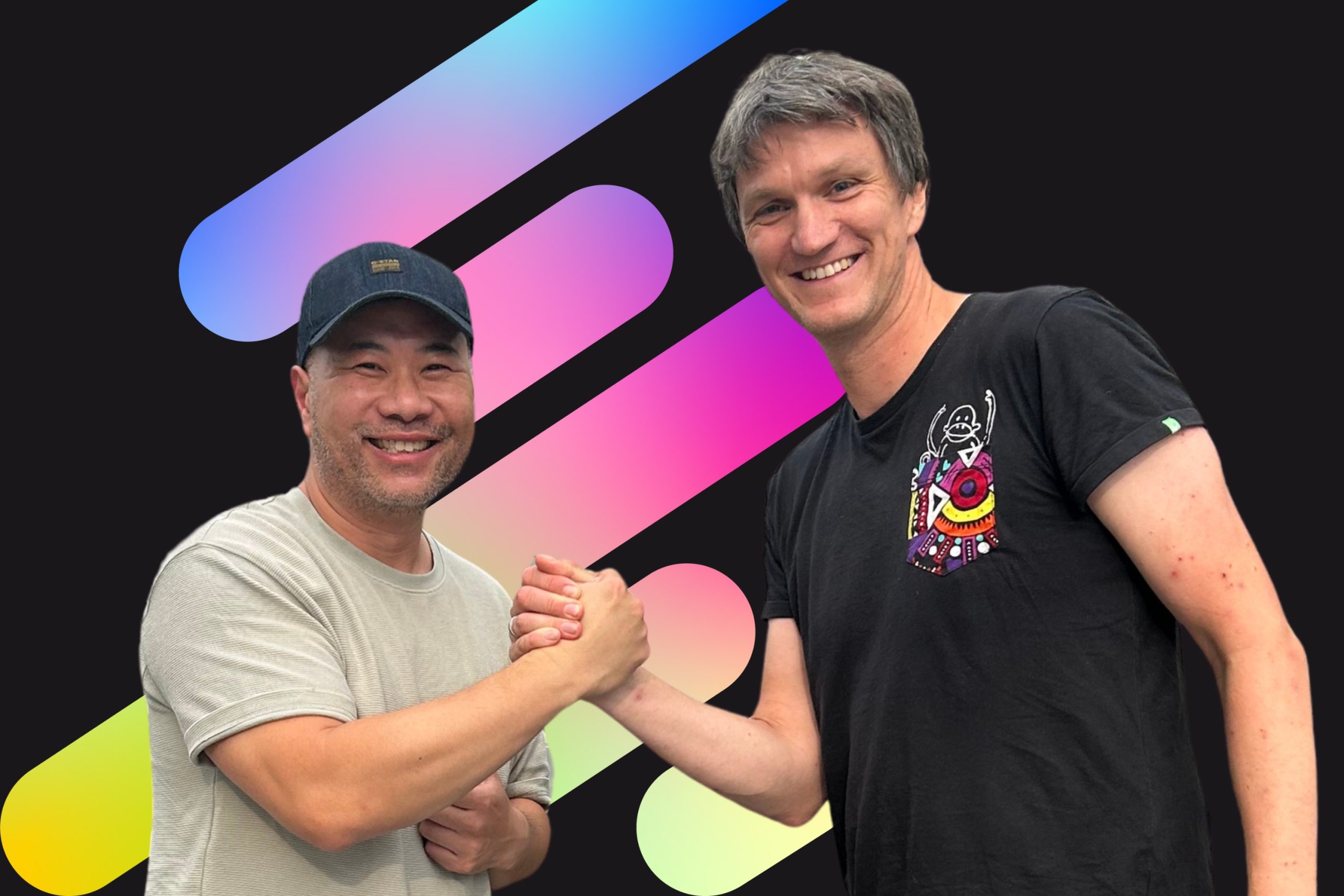 Duc Nguyen (leat con, links) und Robert Stolt (Future of Festivals, rechts) beschließen gemeinsame Kooperation