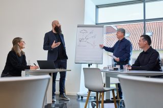 Mareike Zocher (Fördermittelmanagerin), Anton Xaver Witting (Senior Projektmanager) Dr. Andreas Wilzeck (Leiter Frequenzpolitik und Standardisierung) und Jérôme Zastrow (Senior Manager Digitale Geschäftsmodellierung)