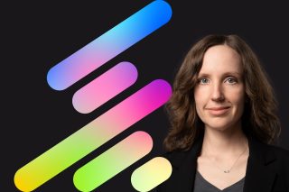 Porträt von Miriam Reinhardt, Projektingenieurin bei WSDG, vor schwarzem Hintergrund mit farbigen grafischen Elementen.