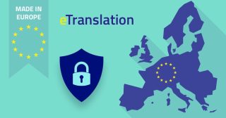 Blaue EU-Landkarte mit Sternen, daneben ein blaues Schild mit Schloss